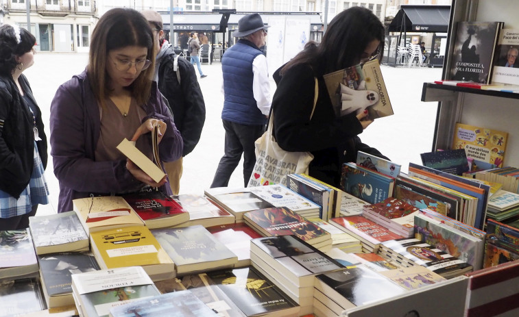 Libros para vivilos nun enriquecedor encontro entre autores e público