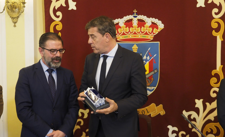 Besteiro considera que construir viviendas públicas en terrenos de Defensa va 