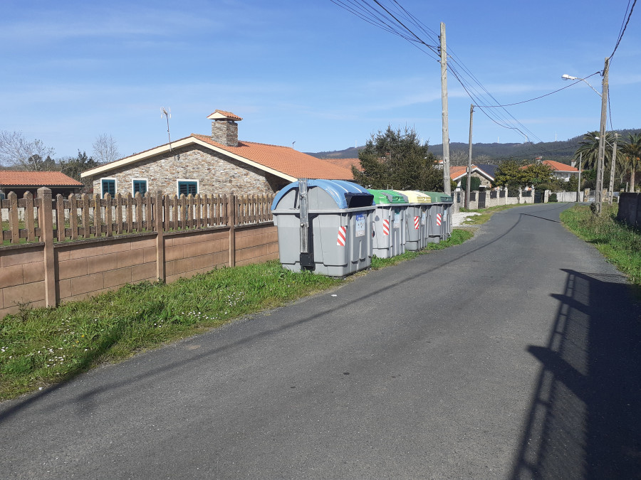 Críticas de los vecinos de San Bartolo, en Valdoviño, por la ubicación de los contenedores