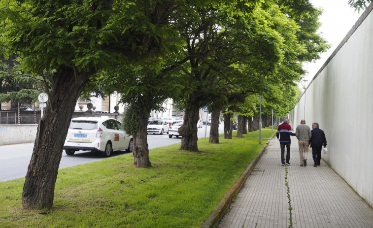 El Concello no descarta el aparcamiento en la zona verde de Irmandiños
