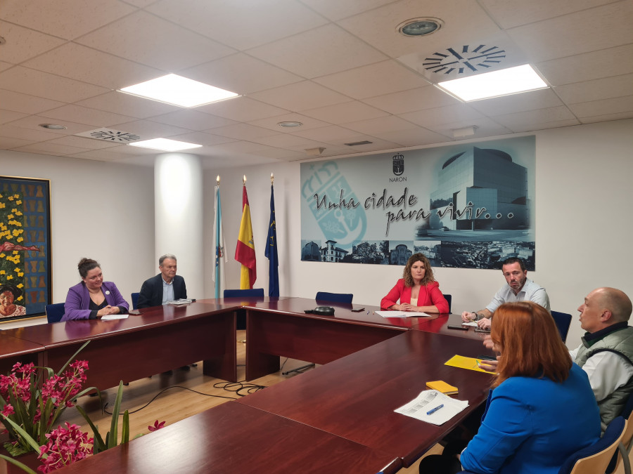 Encuentro con responsables de Correos para abordar la situación en Narón