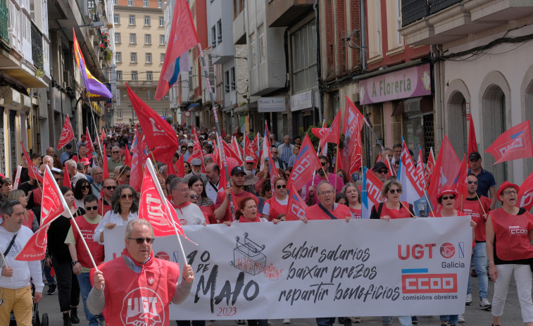 Las manifestaciones del Primero de Mayo reunieron, divididas, a un millar de personas en Ferrol