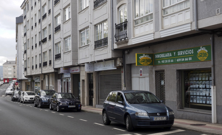 Más de 70 establecimientos participan desde hoy en la campaña municipal “Merca en Narón”