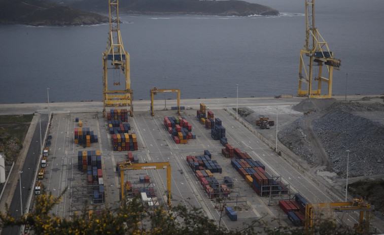 La Autoridad Portuaria tantea nuevos clientes en Carballo para su terminal de contenedores