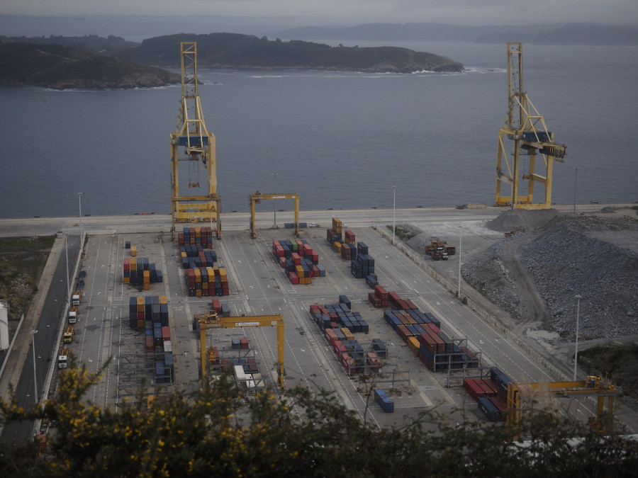 La Autoridad Portuaria tantea nuevos clientes en Carballo para su terminal de contenedores