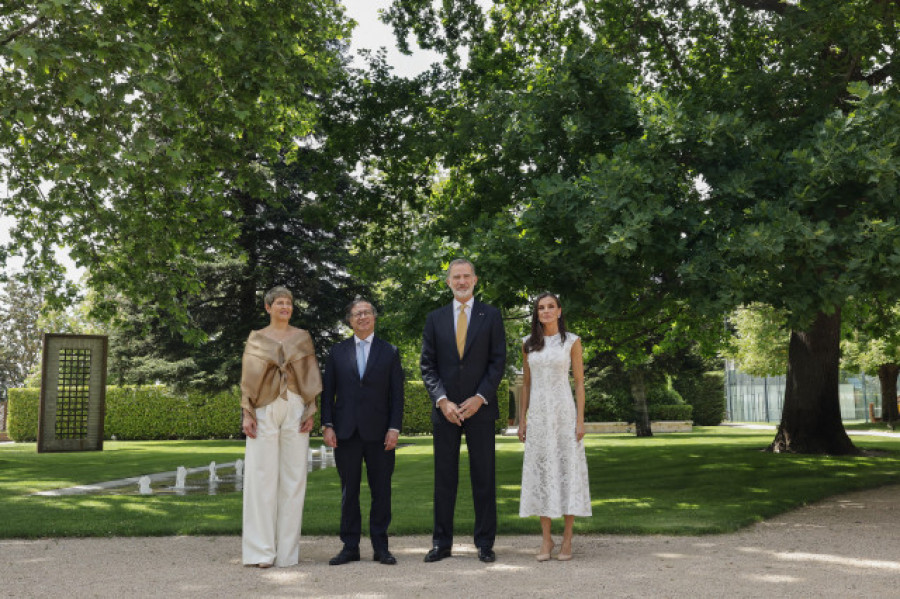 Felipe VI se reúne y almuerza con el presidente de Colombia en la Zarzuela