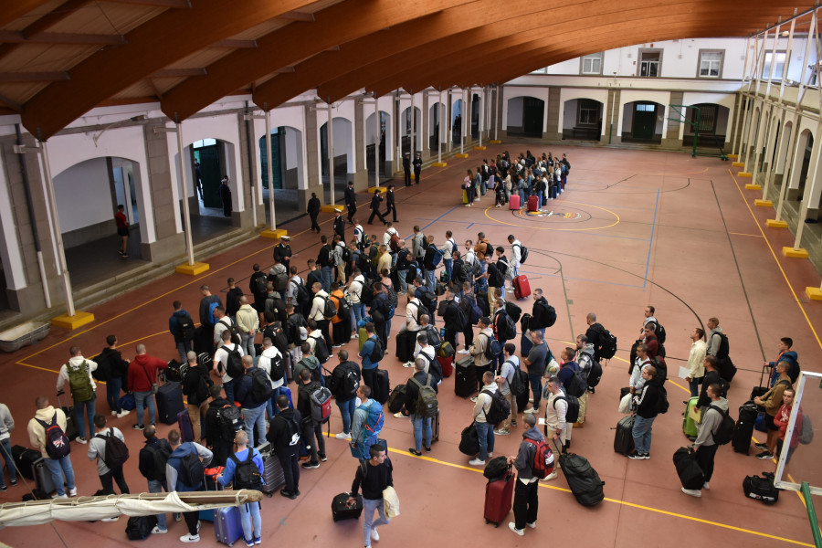 La escuela de la Estación Naval de A Graña recibe a más de un centenar de aspirantes