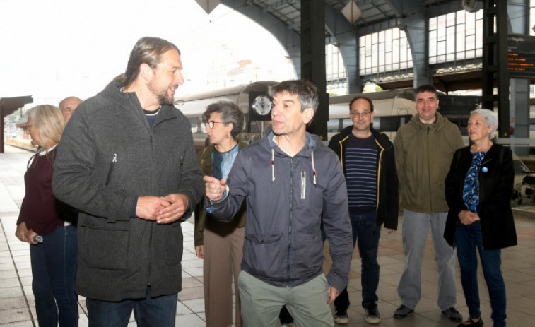 Jorge Suárez y Xan Xove reclaman una conexión ferroviaria digna entre A Coruña y Ferrol