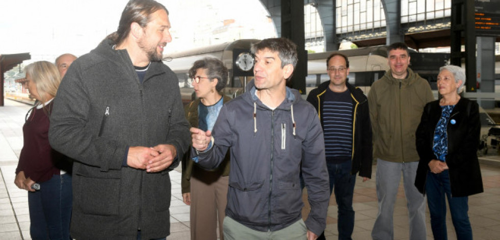 Jorge Suárez y Xan Xove reclaman una conexión ferroviaria digna entre A Coruña y Ferrol