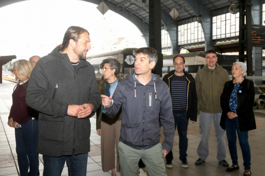 Jorge Suárez y Xan Xove reclaman una conexión ferroviaria digna entre A Coruña y Ferrol