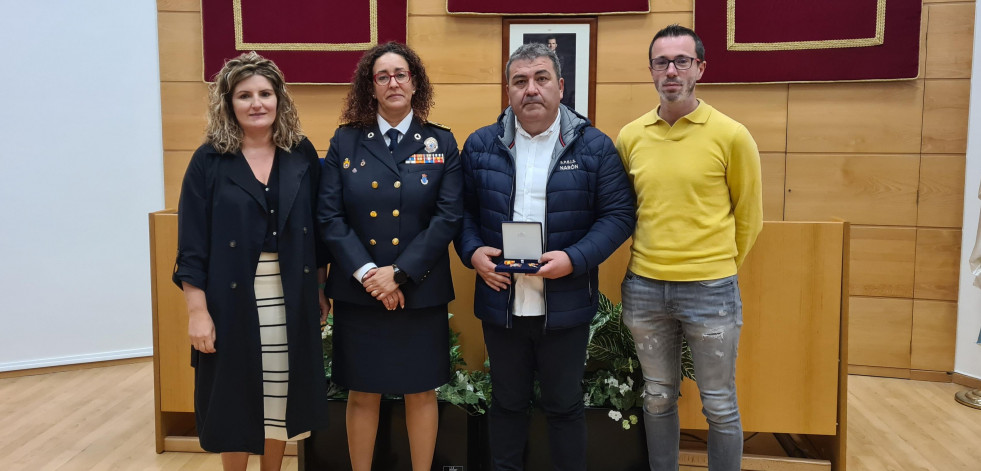 El inspector jefe del Speis de Narón, Rafael Pazos, placa al Mérito en la categoría de plata