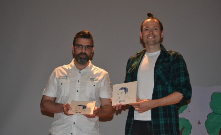 O coruñés Héctor Pena e o noiés Manuel López reciben os premios Johan Carballeira