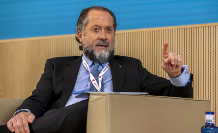 Escotet señala las dificultades que conlleva una fusión transfronteriza