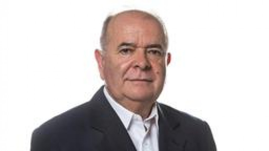MONFERO | Andrés Feal (PSOE): "Os veciños non queren obras faraónicas pero si que funcionen os servizos, os colexios, as estradas ou a luz"