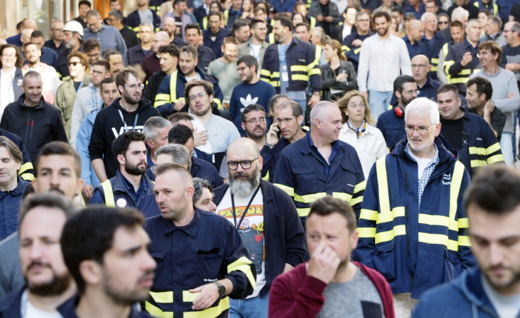 Apoyo del pleno de Ferrol a la plantilla de Navantia, que seguirá con protestas