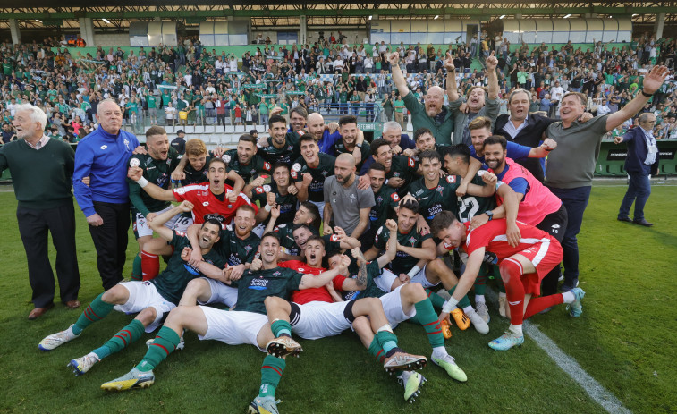 El Racing de Ferrol asciende a Segunda División 15 años después
