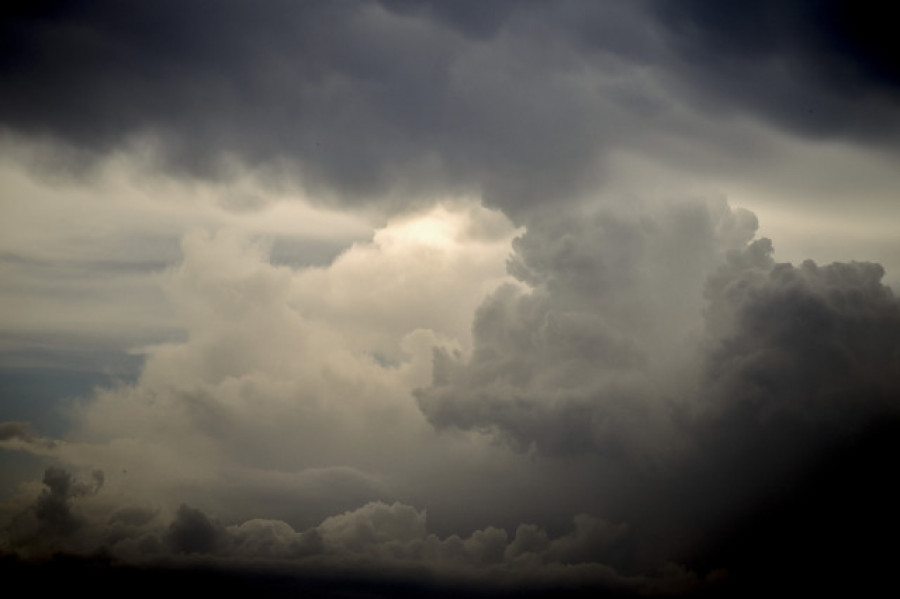 Los chubascos tormentosos se repetirán este lunes en Galicia