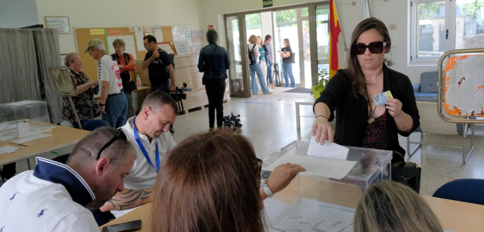 La participación cae en Ferrol a las seis de la tarde casi un 4% con respecto a 2019
