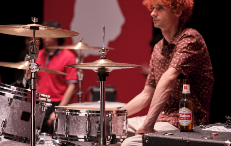 El batería de Carolina Durante, Juan Pedrayes, protagonista de la nueva campaña de Mahou