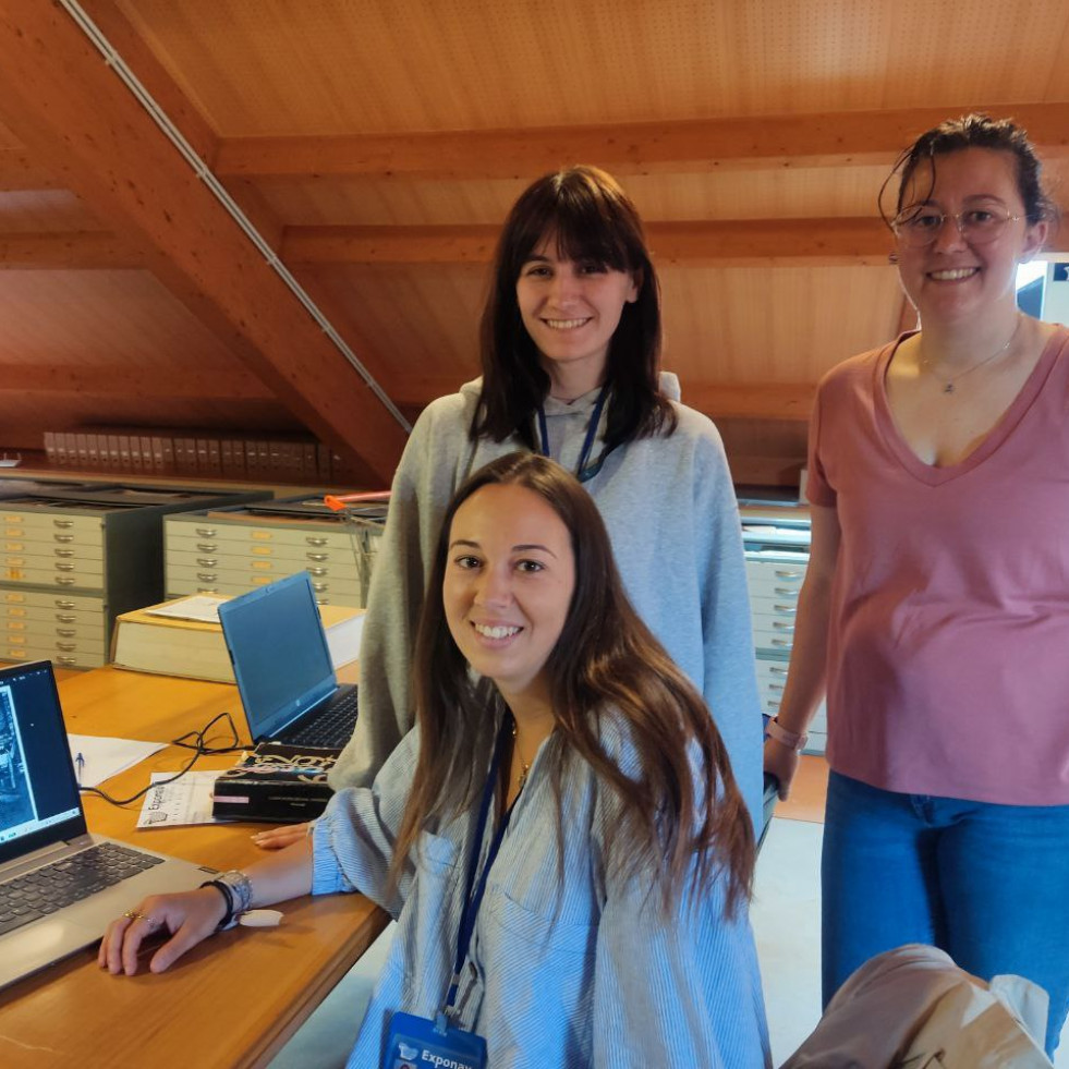 Las alumnas con Ainhoa Leal