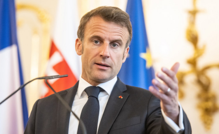 Macron achaca al Gobierno kosovar la responsabilidad por escalada de tensión con serbios