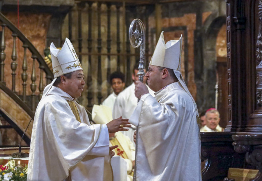 El nuevo arzobispo de Santiago aboga por una Iglesia "humilde, pero no acomplejada": "Somos resto, pero no residuo"