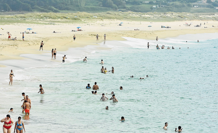 La excelencia reina en la calidad del agua de las playas más allá de etiquetas