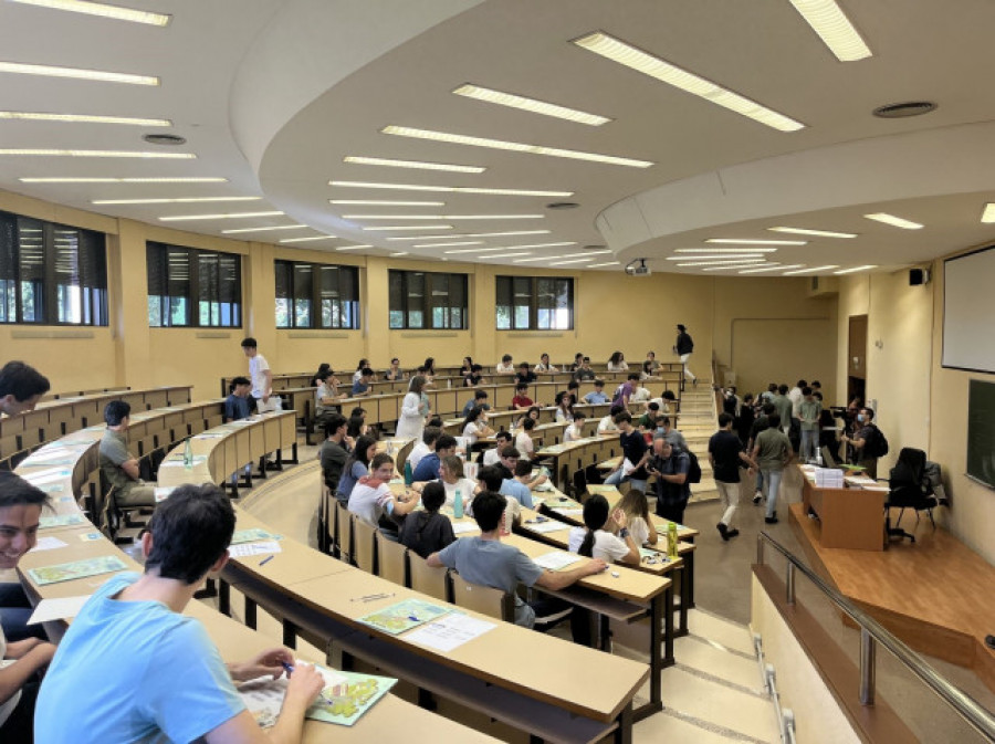 Casi 12.800 estudiantes gallegos afrontan desde mañana una EBAU que mantiene el examen de modelo covid