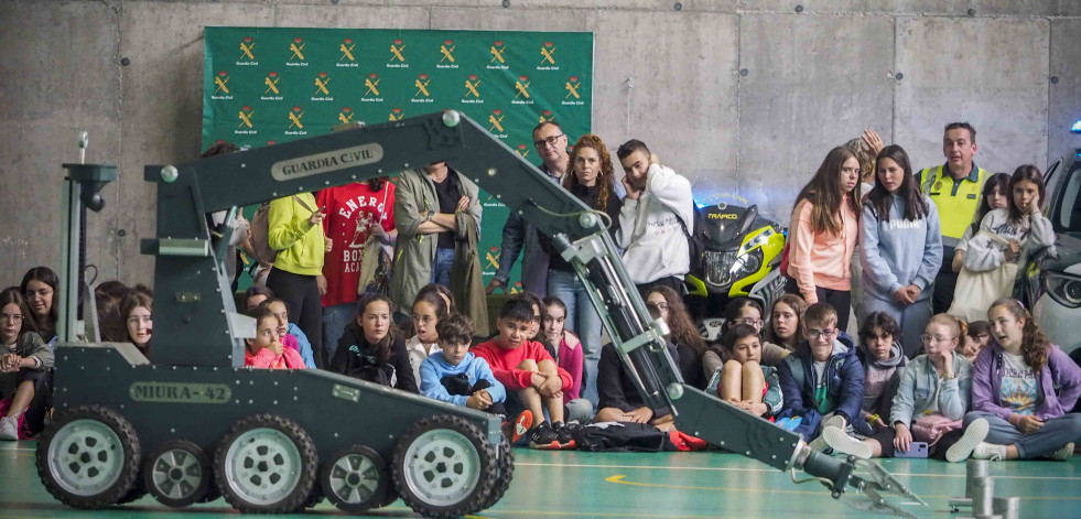 Exhibición de la Guardia Civil en As Somozas