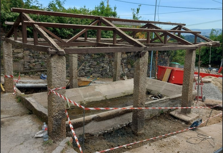 Ares inicia las obras de rehabilitación del lavadero de A Torre, en Cervás