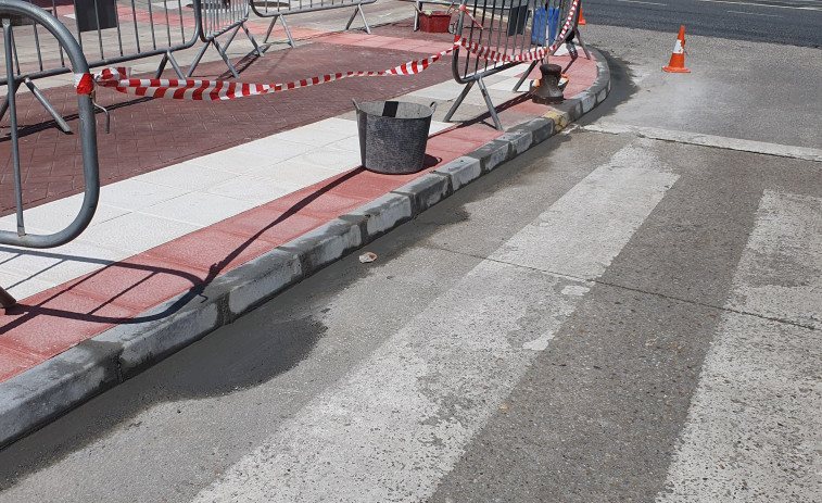 El BNG de Narón denuncia la retirada de rampas de acceso a aceras y pasos de peatones