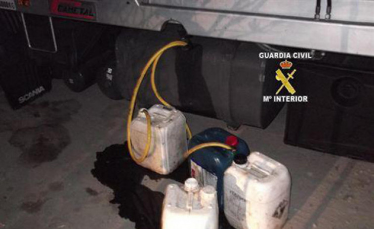Detenidos por robar más de 4.000 litros de gasóleo de una granja de Frades