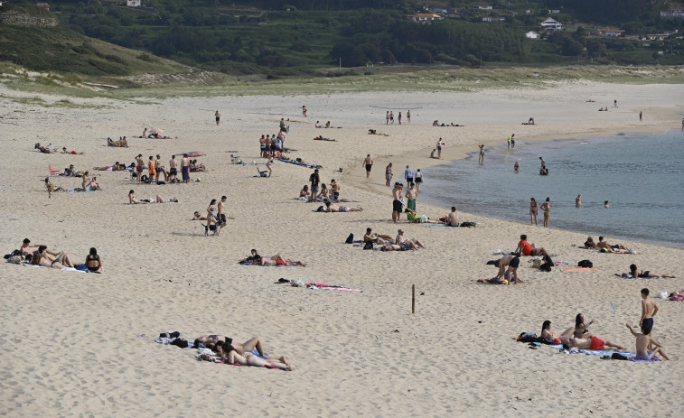 Las playas de Ferrol podrán alcanzar  los 60 socorristas al inicio de temporada