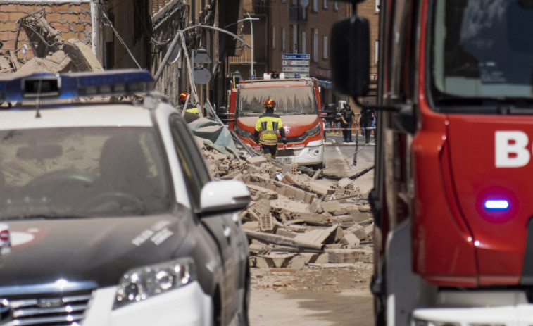 Un edificio de cinco plantas y 21 viviendas se derrumba en Teruel, sin causar daños personales