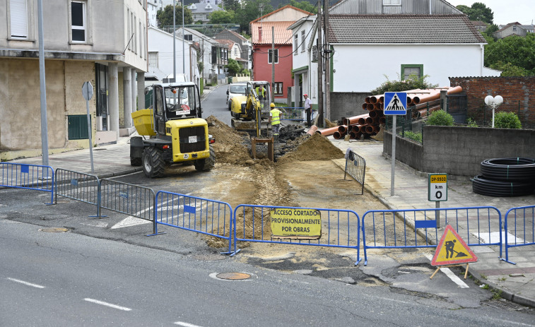 Neda inicia las obras del saneamiento y abastecimiento en la calle Xerardo Luaces