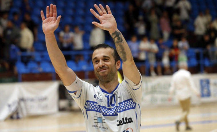 Adri seguirá siendo el pilar de O Parrulo una campaña más