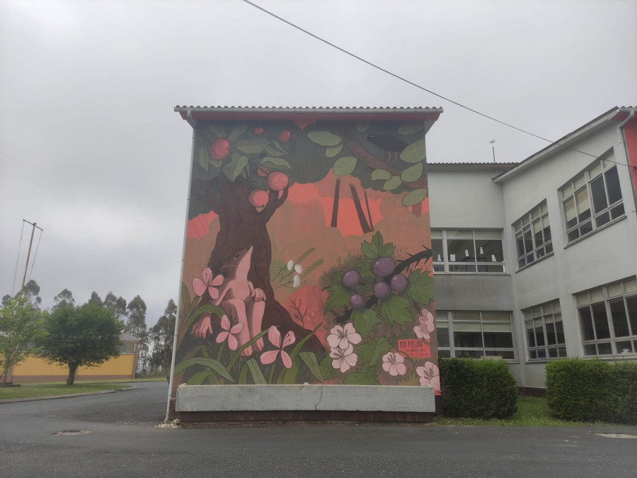 Los valores y la cultura del Xeoparque lucen ya en la fachada del CEIP A Barqueira