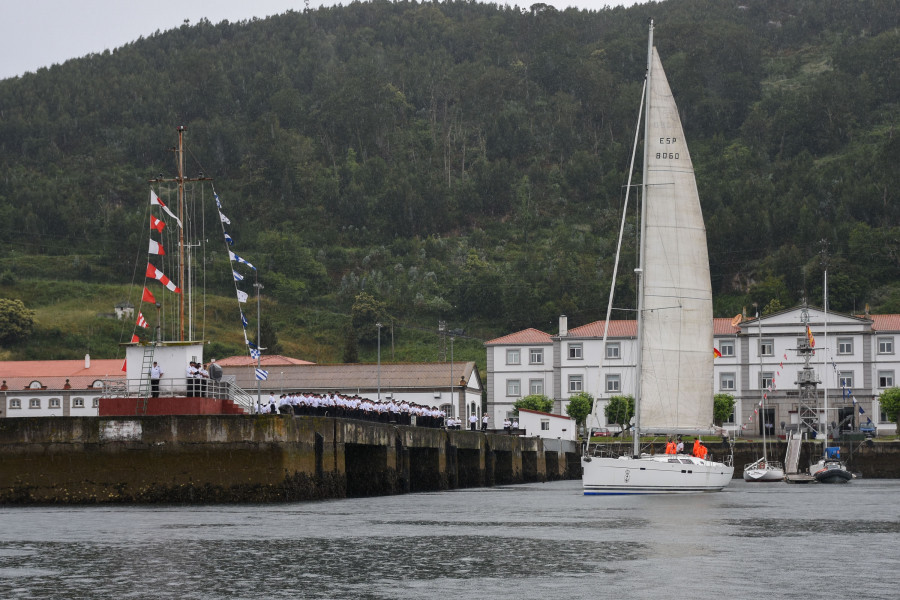 Futuros suboficiales de la Armada inician su crucero de fin de curso