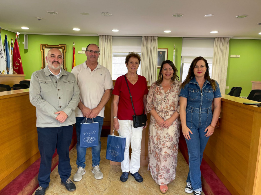 Cuba achégase un pouco máis á vila de Ares coa visita de Juana Caridad Fernández