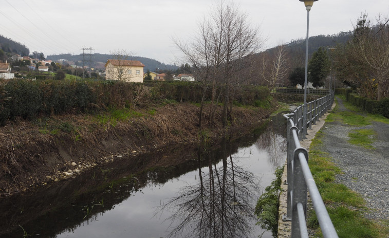 Eliminado un punto de vertido de aguas residuales en el río Basteiro a su paso por Neda