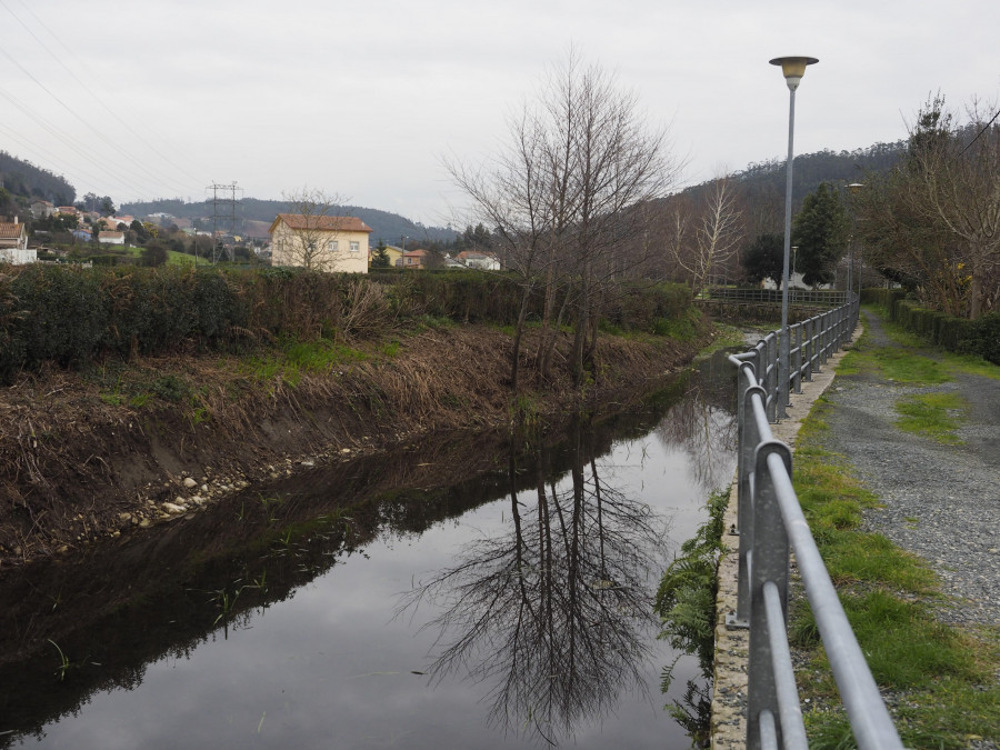 Eliminado un punto de vertido de aguas residuales en el río Basteiro a su paso por Neda