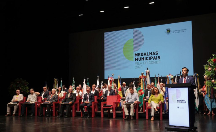 Ferrol confirma que las barreras no existen al recibir la Medalla del Mérito de Vila do Conde