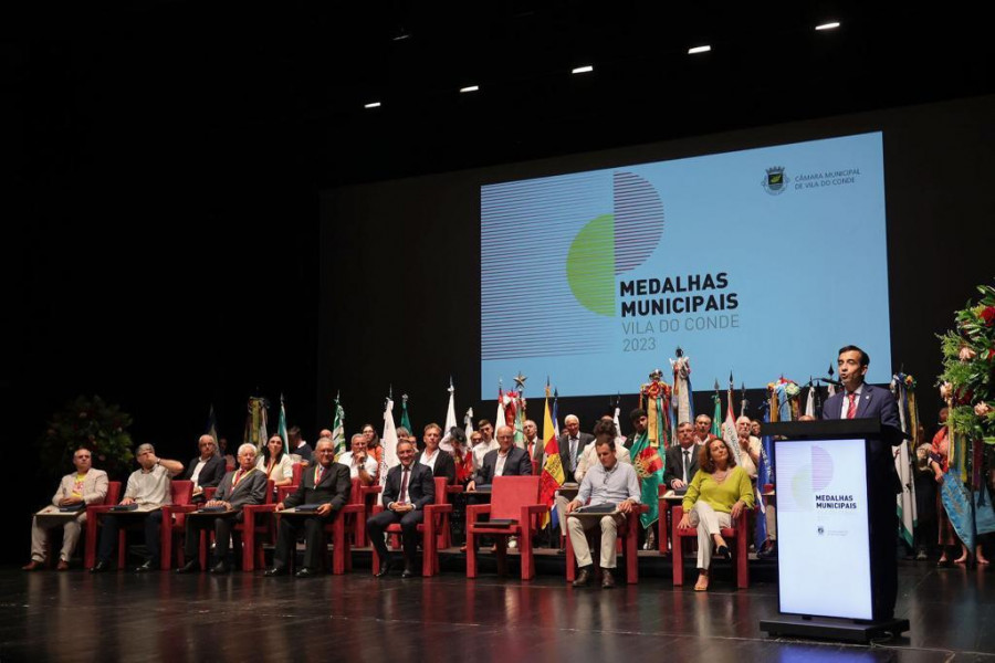Ferrol confirma que las barreras no existen al recibir la Medalla del Mérito de Vila do Conde
