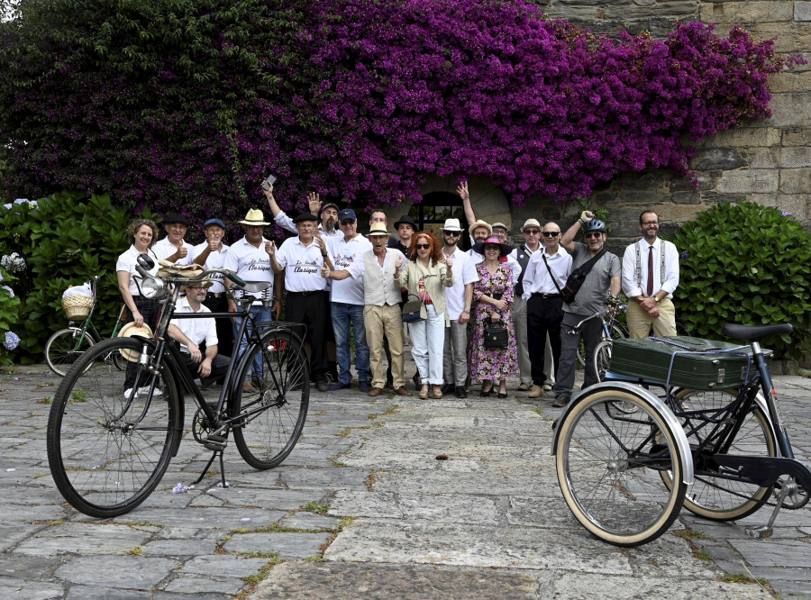 Pontedeume viajó al pasado con la XI edición del Encontro de clásicas de Leboreira