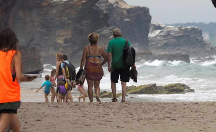 El acceso a la Praia das Catedrais queda restringido desde el 1 de julio