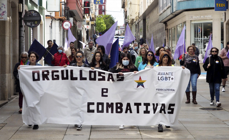 Ferrol abraza el Orgullo con una manifestación que gana fuerza
