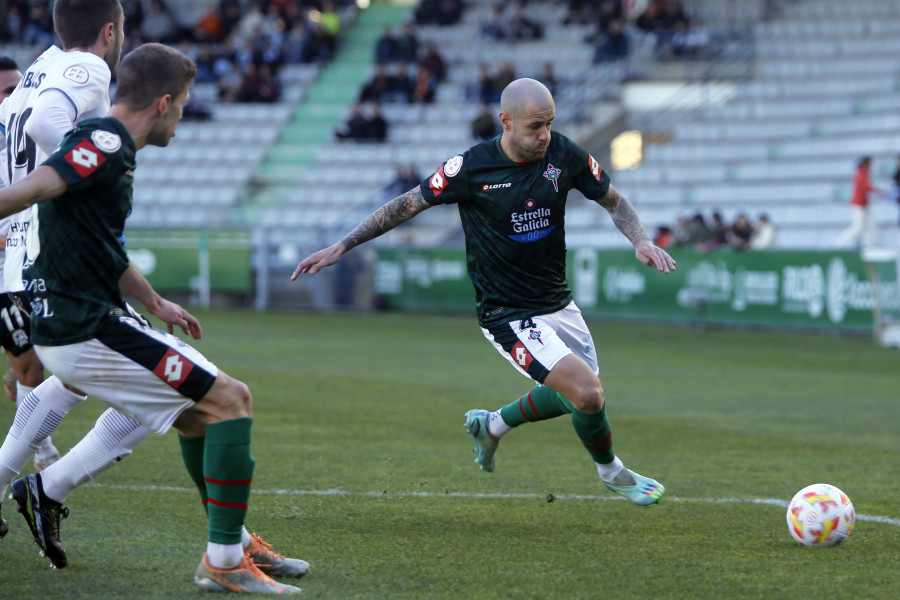 Fran Manzanara, Jon García y Gazzaniga seguirán en el Racing