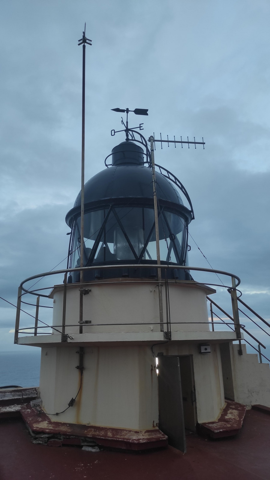 El faro ferrolano de Cabo Prior controlará el oleaje y la calidad del medio marino