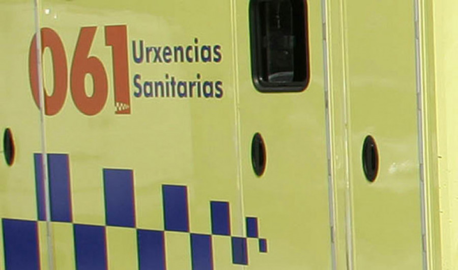 Muere un hombre de 82 años atropellado por su mujer al dar marcha atrás con su vehículo en Ourense