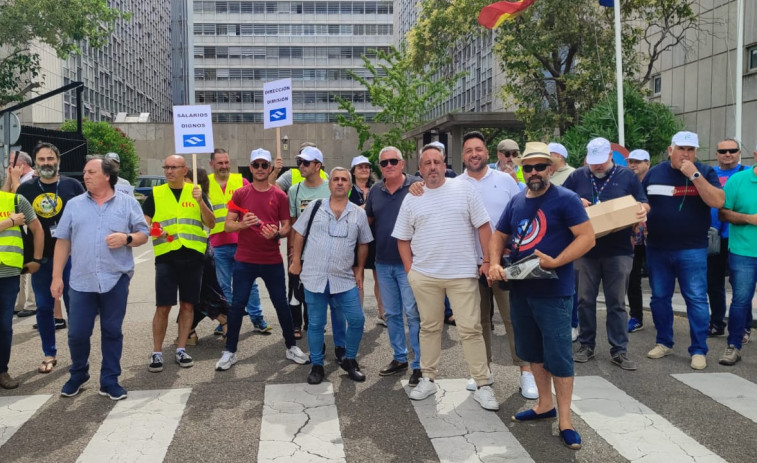 El comité intercentros de Navantia celebra una concentración a las puertas de la SEPI